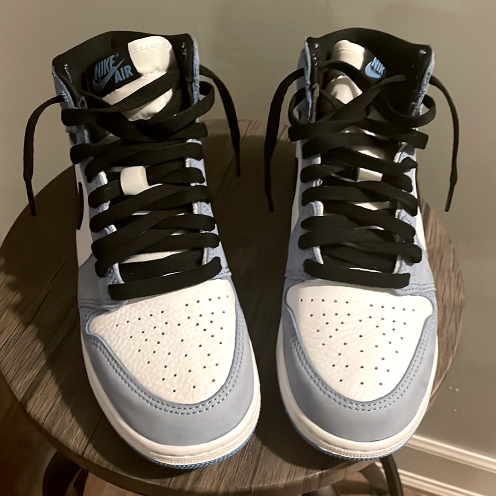 Air Jordan 1’s University Blue Retro high OG Shoes. Size: Y6. Only worn twice.